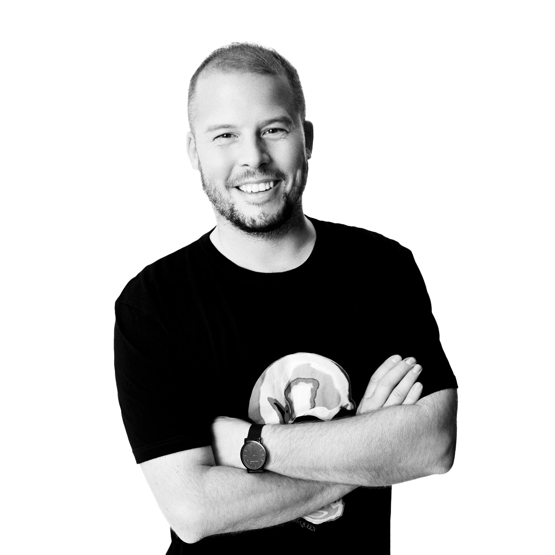 Photoshoot of Robert Eaton, hair stylist, praising iNOA hair color for immaculate condition, shine, and long-lasting color results